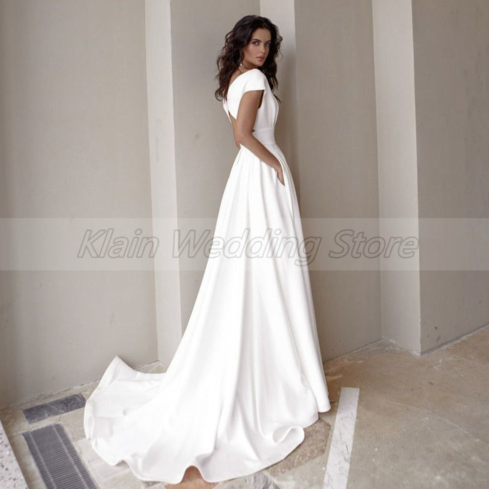 Modest V-Neck Short Sleeve Sweep Train Slit A Line Bridal Gown with Pockets Wedding Dress