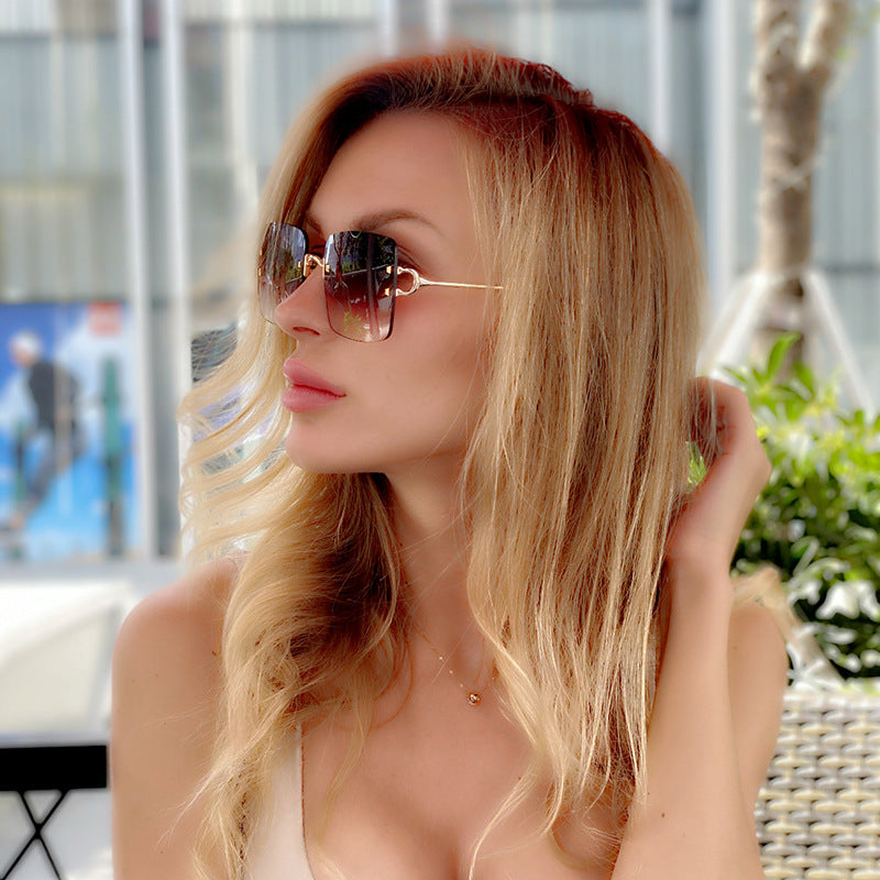 C2C Stylish rimless sunglasses are rimless