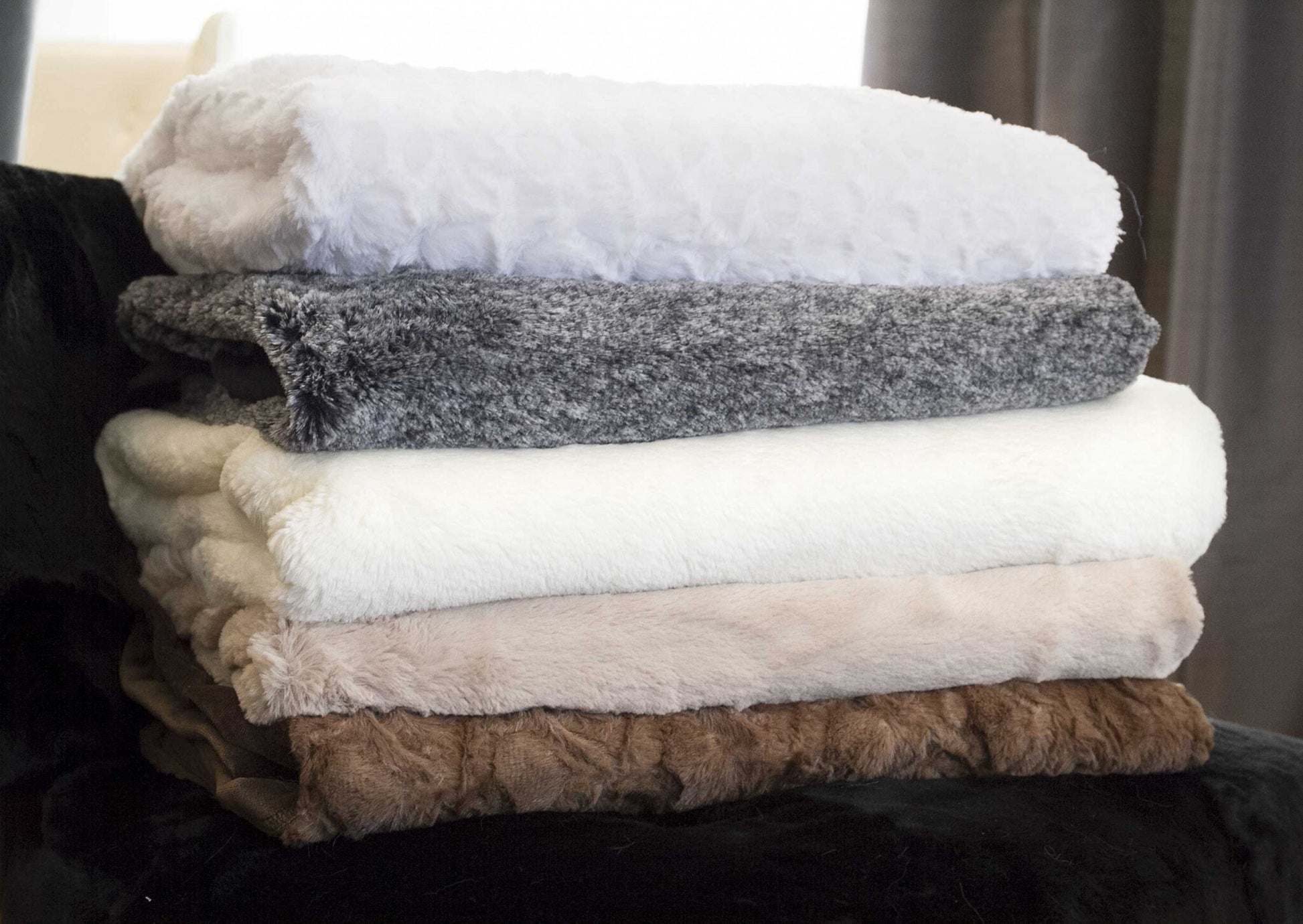 C2C Mall-Ivory Mink Faux Hide Throw