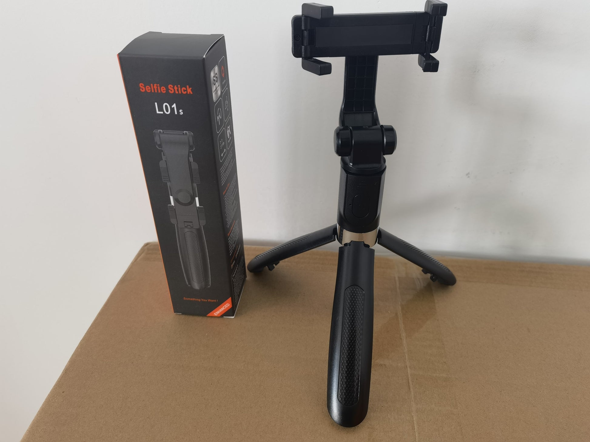 C2C All in One Extendable Selfie Sticks with Tripod Stand & Detachable Wireless Remote Control