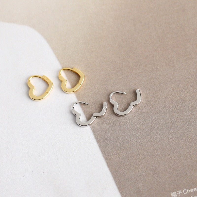 WANTME 925 Sterling Silver Minimalist Love Heart Stud Earrings