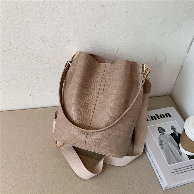 C2C Vintage Crossbody & Shoulder Large Capacity Women Bag