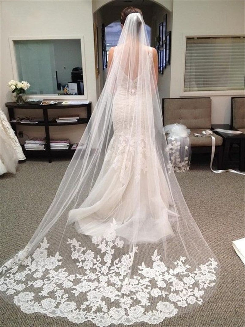 JIERUIZE Long Bridal Veil with Comb Lace Appliqued Edge Tulle